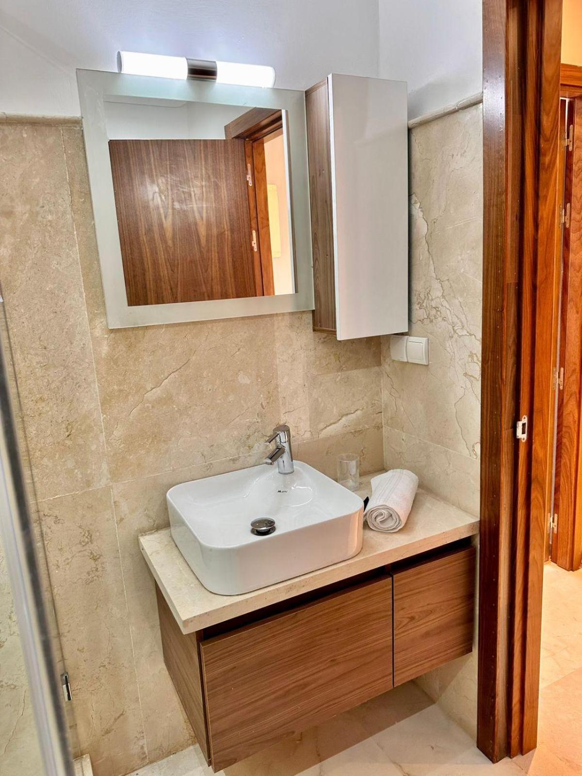 Appartement Luxueux Avec Piscine 10 Minutes Du Centre Ville Marakeş Dış mekan fotoğraf